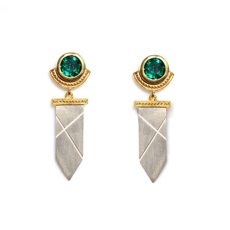Bearded Round Spear Earrings - Green Stone