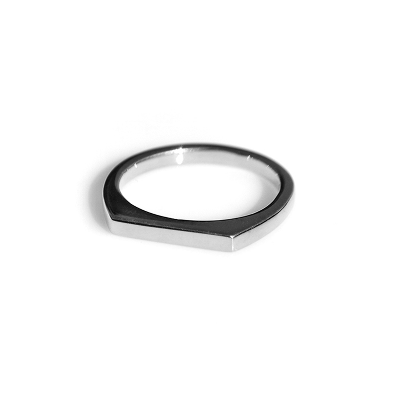 Dainty Rectangular Signet Ring - Image 2